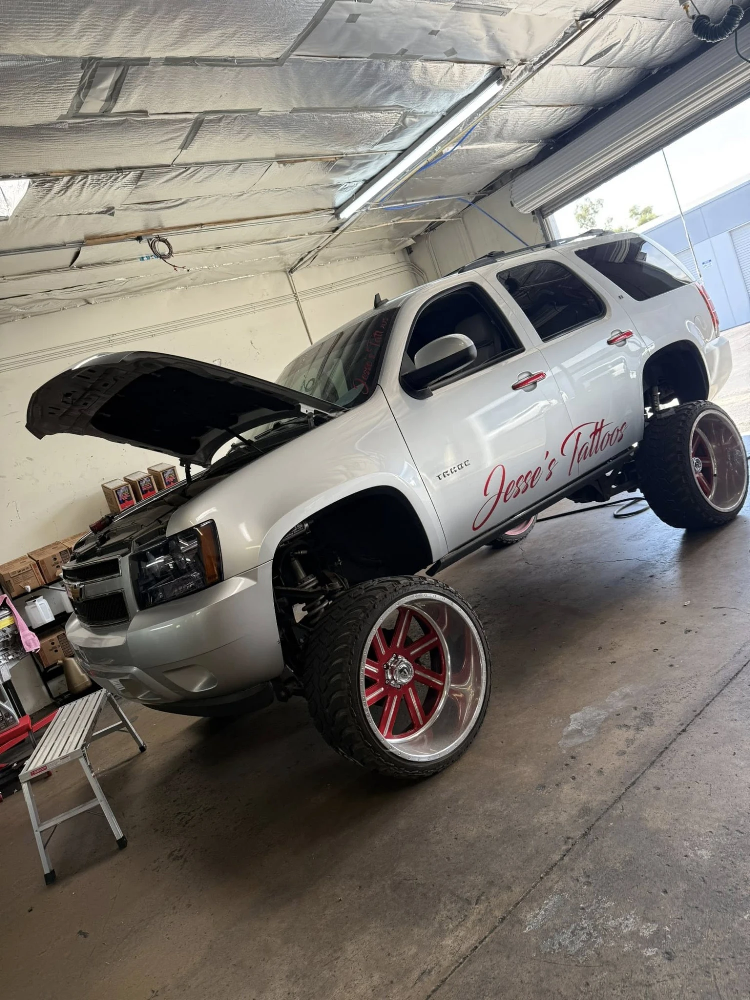 Lifted Tahoe wheel and suspension build
